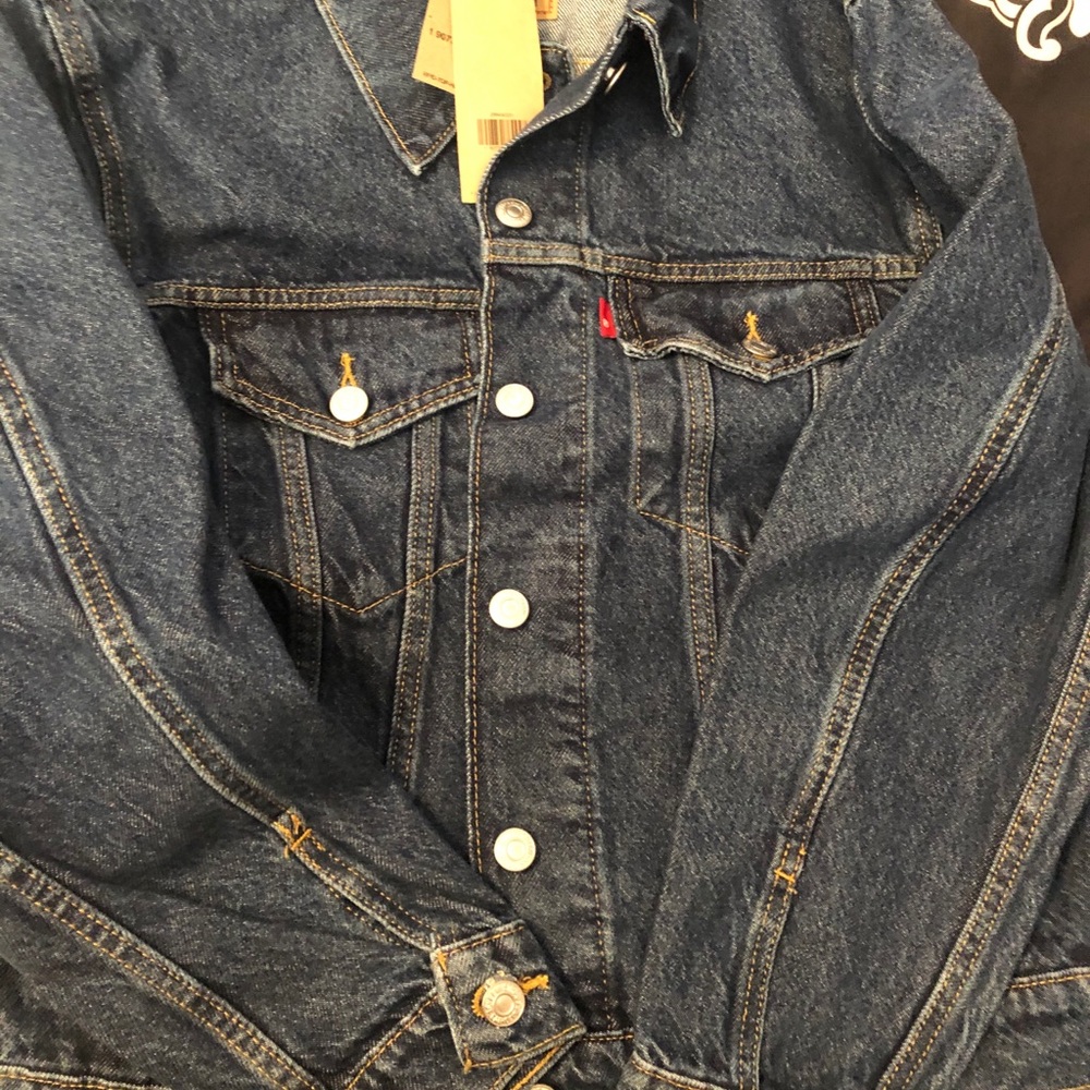 Levis Denim Jacket MEDIUM -NWT